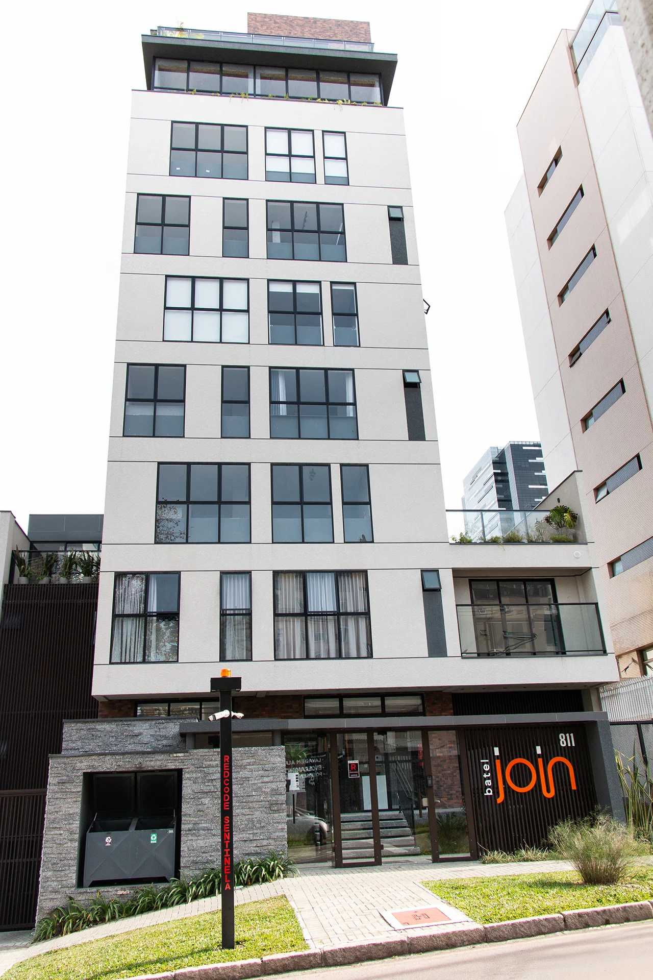 Fachada Join Batel - Vista completa do edifício